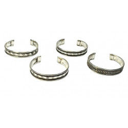 Bracelet en metal blanc