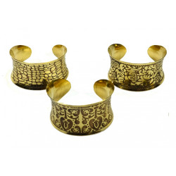 Bracelet en metal dore decore