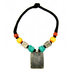 Collier style tibetain grand medaillon