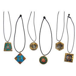 Collier avec grand medaillon tibetain