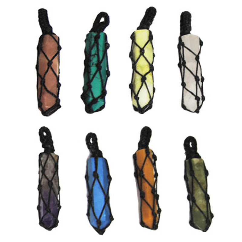 Pendentif en pierre naturelle taillee