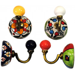 Patere en faience et metal